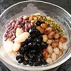 六豆黒蜜かき氷杏仁アイス入り