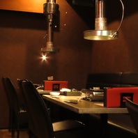 各席に無煙ロースターを完備！デートや女子会にも最適♪