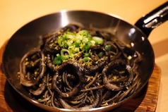 たっぷりイカのイカスミパスタ～カラスミをちらして～