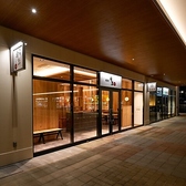 <2000台収容の大型駐車場>三井アウトレットパーク岡崎の共用駐車場をご利用いただけます◎約2000台収容可能なので、お車での来店もスムーズ！お食事の前後にお買い物も楽しめる便利な環境が嬉しいポイントです♪