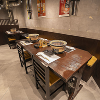 落ち着きと快適さを両立！炭火焼肉空間でゆったり満喫♪