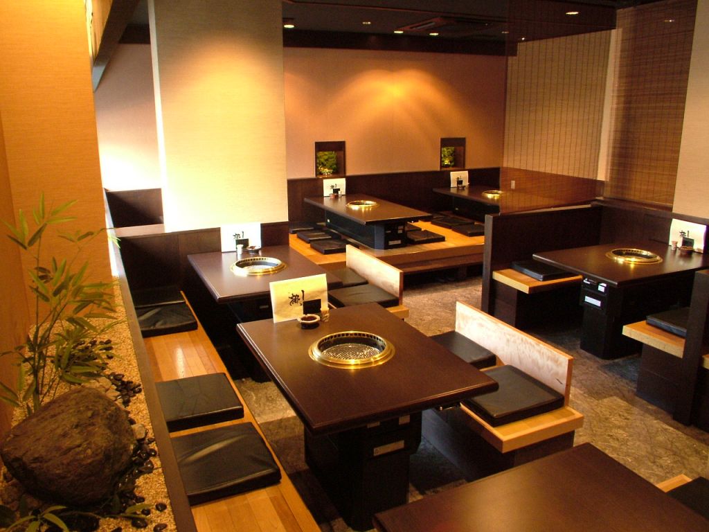 寛ぎの和空間が広がる店内で会社宴会や大人のデートなど・・・。