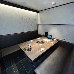 【少人数でのお食事で】ご家族やご友人でのお食事にどうぞ♪　　#梅田 #北新地 #大阪 #大阪駅 #焼肉 &nbsp;#肉寿司 #ステーキ #ワイン #飲み放題 #食べ飲み放題 #和牛 #黒毛和牛 #居酒屋 #個室 #誕生日 #記念日 #デート #サプライズ #宴会 #貸切 #贅沢 #夜景 #ランチ #鶏