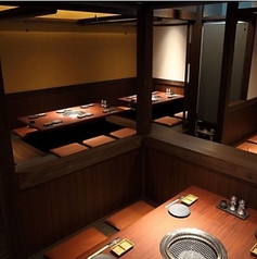 お店半分の貸切も承ります！人数やご予算など、店舗までお気軽にご相談ください！