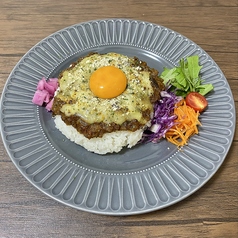 チーズキーマカレー（卵追加）