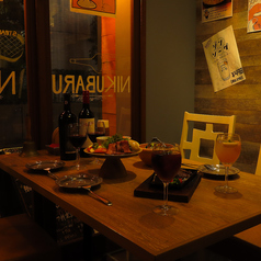 外が見える開放感のあるお席も◎