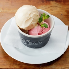 本日のアイスの盛り合わせ