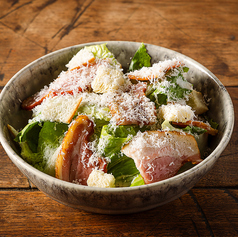 特製ベーコンとロメインレタスのシーザーサラダ