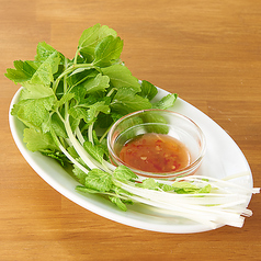 サラダ三つ葉のアジアンマヨ