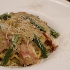 アスパラとベーコンのクリームパスタ