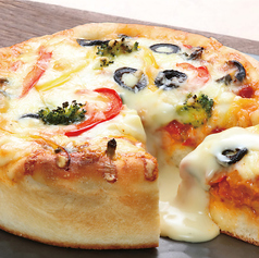 ３種チーズのシカゴ風ピザ