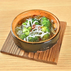 しらすとブロッコリーのアヒージョ