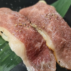 炙り特選カルビのにぎり（2貫）