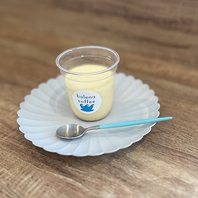 トロッとする優しい甘さの「自家製なめらかプリン」