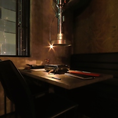 【2名様テーブル席×1卓】記念日デートにピッタリなテーブル席です！焼肉や副菜が味わえるコースも2名様～ご利用いただけます♪