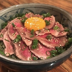 牛たたきの漬け丼