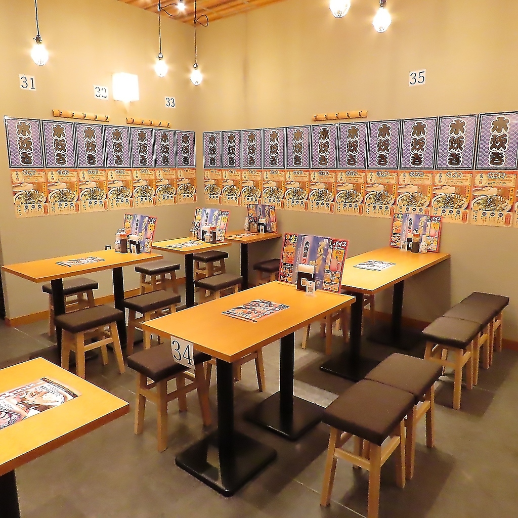 【設備】大衆的な雰囲気で気軽に立ち寄れる♪少人数でも使いやすいお席を各種ご用意！※画像は系列店