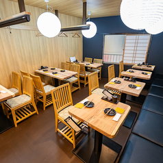 ２Fは2名掛けテーブルが4席ご用意ございます！