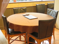 広々とお使いいただけるテーブルの個室がオススメです。