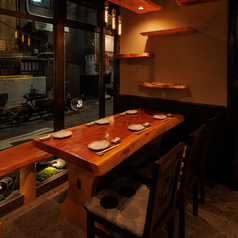 《少人数様向けテーブル席》【4名様から6名様】広々としたテーブル席でお食事をお楽しみください。