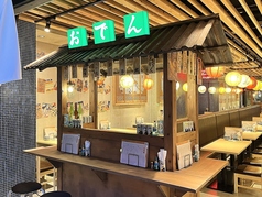 屋台に座って新しくもレトロな雰囲気を楽しむのも◎