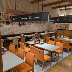 広々としたお席でファミリー、女子会などにご利用いただけます。