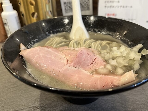 横浜を代表する煮干しラーメン店