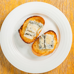 はちみつゴルゴンゾーラのクロステイーニ/しらすともずくのゼッポリ