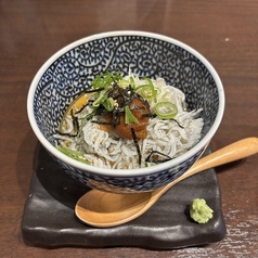 釜揚げしらすと梅茶漬け