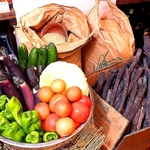 旬にこだわる野菜は自家農園から取り寄せており、お米もお店で出す日に精米しているので鮮度が高い！