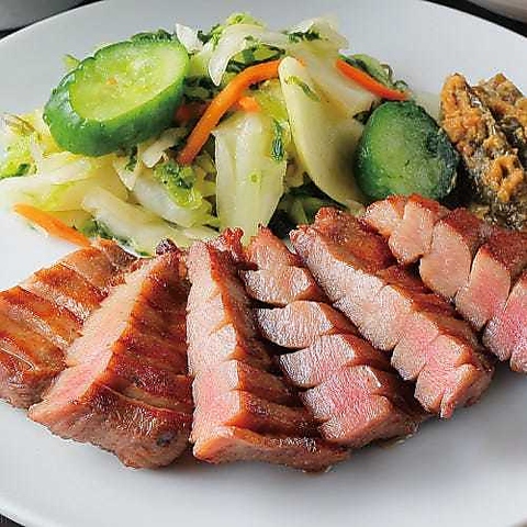 本場、仙台の味にこだわり、伝統の味を守っています。専門店ならではの牛たん料理も◎