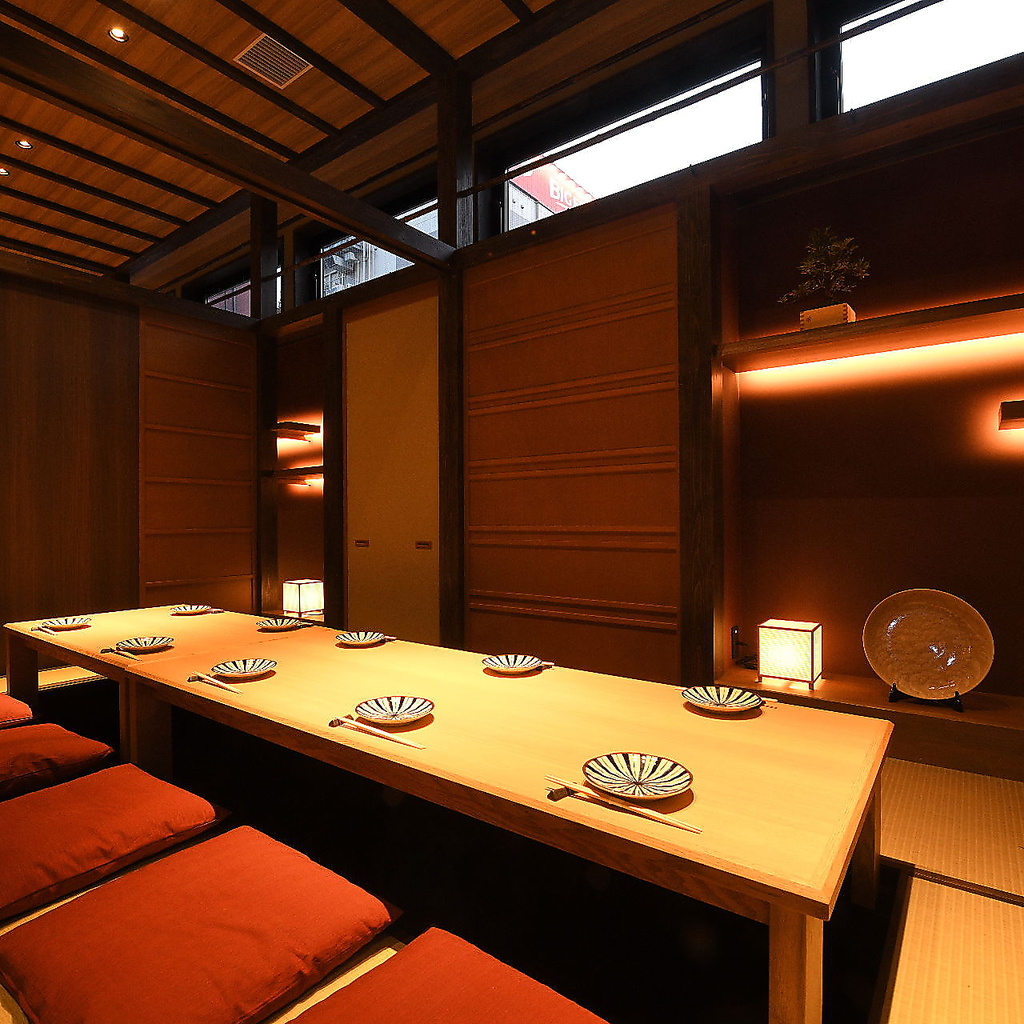 接待に最適な落ち着いた和空間。横浜駅西口から徒歩５分の立地とは思えない空間が広がります。