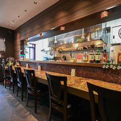 【カウンター席　全6席】気軽にご利用できるカウンター席完備！お一人様からのサク飲み利用なども大歓迎です☆