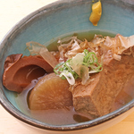 寒い時期にぴったりの「おでん」。盛り合わせは3種と5種からお選びいただけます。