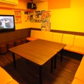 【20名様個室】全部屋完全個室のカラオケまねきねこ大阪福島店。こちらは20名様個室のパーティルーム♪歓送迎会・打ち上げに！！飲食物の持ち込み自由。24時間営業なので2次会、3次会にも。JR環状線福島駅徒歩2分。ポテト食べ放題もございます。(部屋No.12)