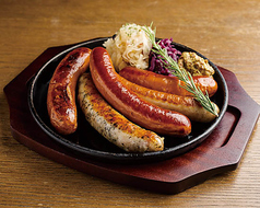 特製ドイツソーセージ5種盛り／Five Sausage Platter