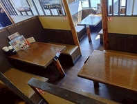 女子会や仕事帰りの一杯など使い勝手抜群なテーブル席