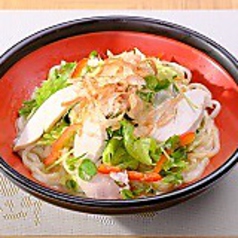 ごちそうキチンのサラダうどん / 温玉めかぶのとろろうどん