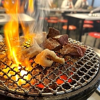 炭火七輪で焼く国産ホルモンをリーズナブルに楽しめます