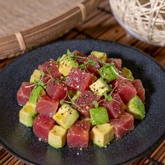 新鮮マグロとアボカドのサラダ