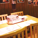 4名半個室、12名個室もご用意、人気のためお早めのご予約を。