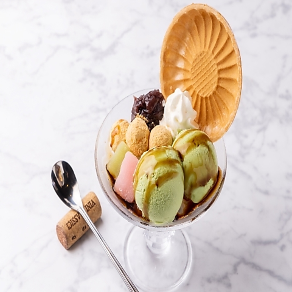 お食事・デザートに和のテイストを取り入れました！抹茶パフェや日本茶もご用意！