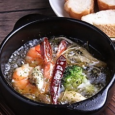 ずりのアヒージョ/えびのアヒージョ/鯖缶アヒージョ 各