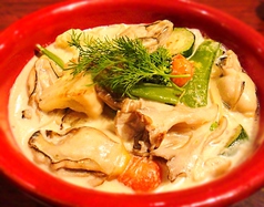 牡蠣とたっぷり野菜のクリームパスタ