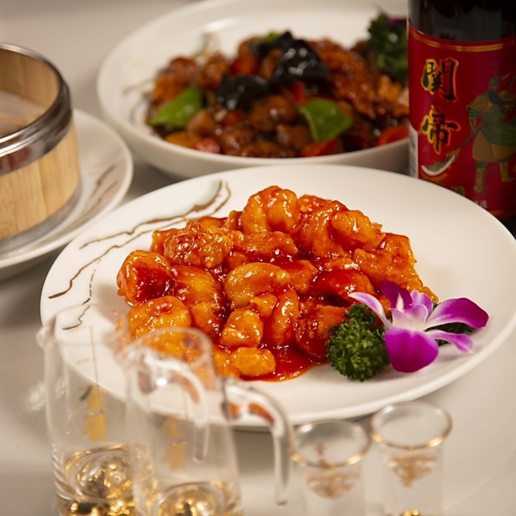 香港飲茶はもちろんのこと本格中華も取り揃えております。