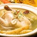料理メニュー写真 高麗参鶏湯（1羽）