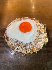 【大阪焼】あじくらやスペシャル【いか・豚・すじ・こんにゃく・赤彩卵目玉焼き】