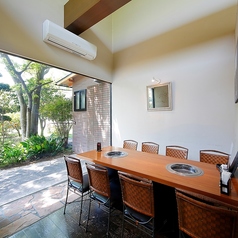 8名席の個室のご用意ございます。