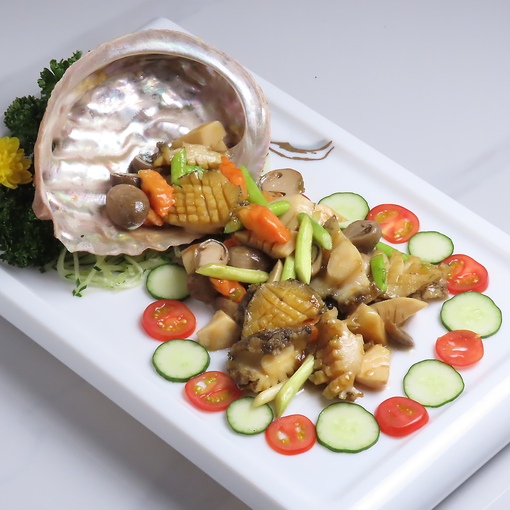 海鮮を使用した逸品もお楽しみいただけます。