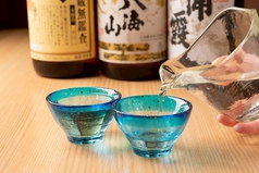 日本酒や焼酎、ハイボール、サワー各種も豊富な品揃え